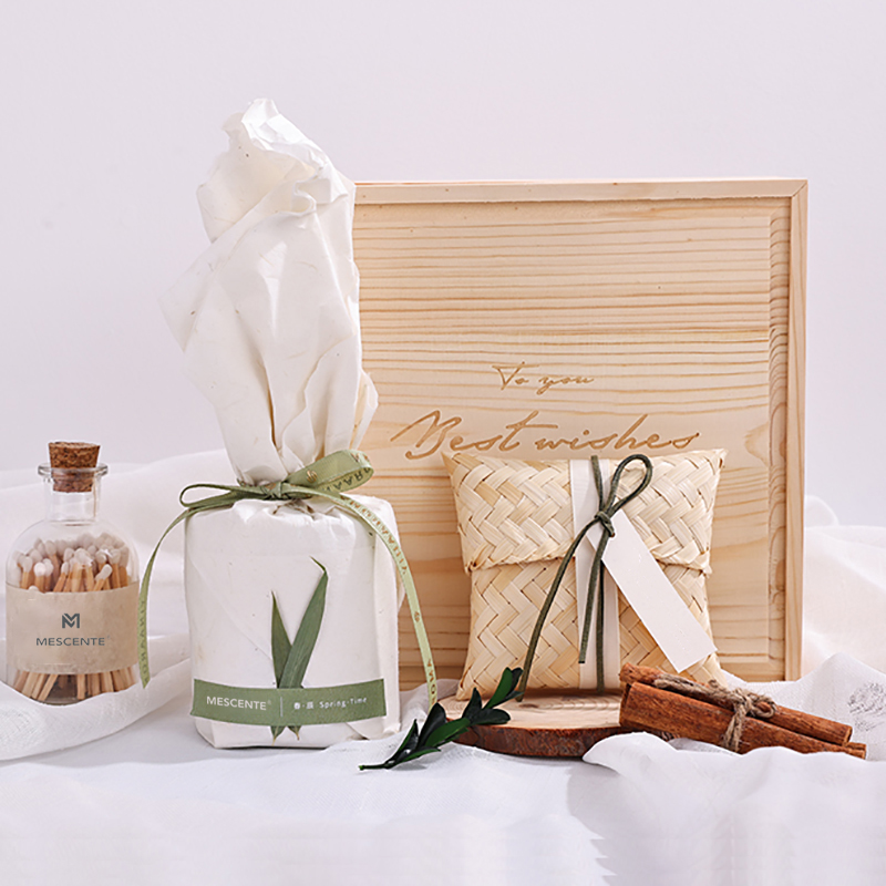 M&Scent เชิงเทียนไม้ เชิงเทียน ฉลากส่วนตัว พร้อมกล่อง