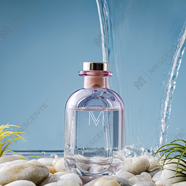 ขายส่งโรงแรม Big Porcelaine ดอกไม้เครื่องลายครามหรูหรา Tatakan สำหรับหวาย Reed Diffuser พร้อมแท่ง
