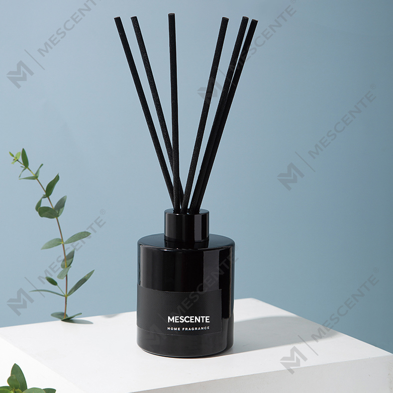 M&Scent ขายส่งฉลากส่วนตัวหรูหราดอกไม้ตกแต่งแท่งกระจายกกไฟเบอร์พร้อมจุก
