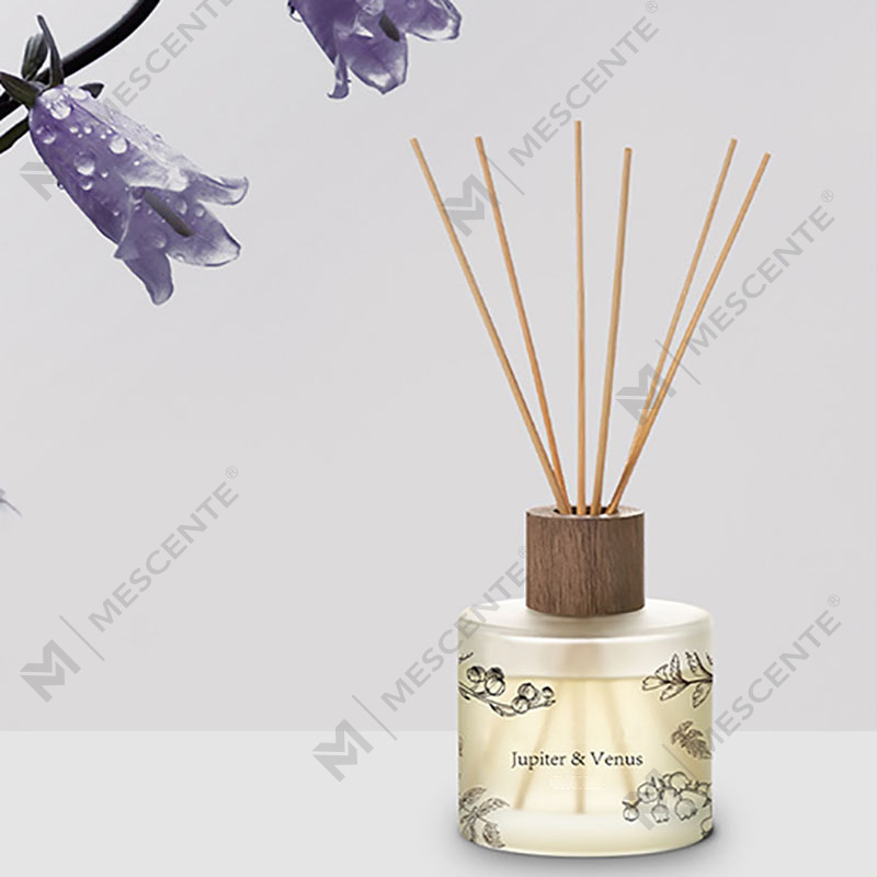 M&Scent ขายส่งหรูหราตกแต่งที่กำหนดเองแก้วสีเหลืองอำพันไม่มีไฟที่ไม่ซ้ำกันโปร่งใสดอกไม้กลิ่นหอมกกกระจาย