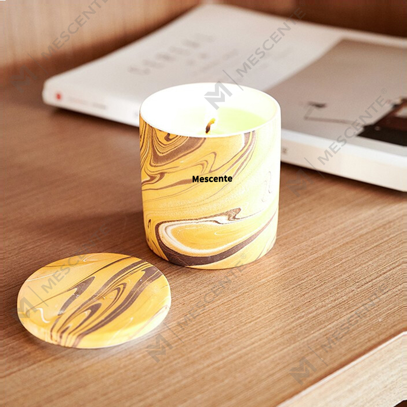 M&Scent ขายส่งราคาถูกที่กำหนดเองหรูหราฉลากส่วนตัวเสาหอมขี้ผึ้งถั่วเหลืองเทียนไม้ไส้ตะเกียงอโรมา