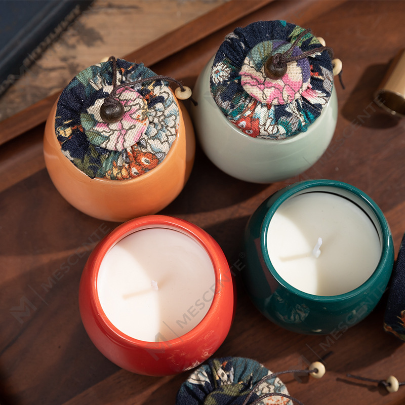 M&Scent หรูหราตกแต่งสั่งซื้อจำนวนมากเทียนพาราฟินอโรมาเสาเซรามิก