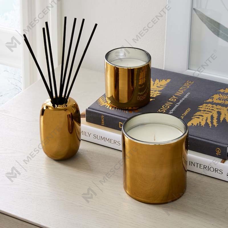 Amazon Luxury Custom Gold พิมพ์โลโก้ขวดแก้วสีดำเทียนขี้ผึ้งถั่วเหลืองเทียนตกแต่งชุดของขวัญ