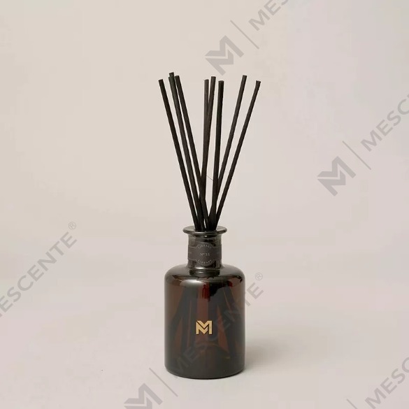 M&Scent ขายส่งน้ำหอมขวดดำสุดหรูขนาด 500 มล. เครื่องกระจายกลิ่นหอมกกพร้อมกล่องของขวัญ