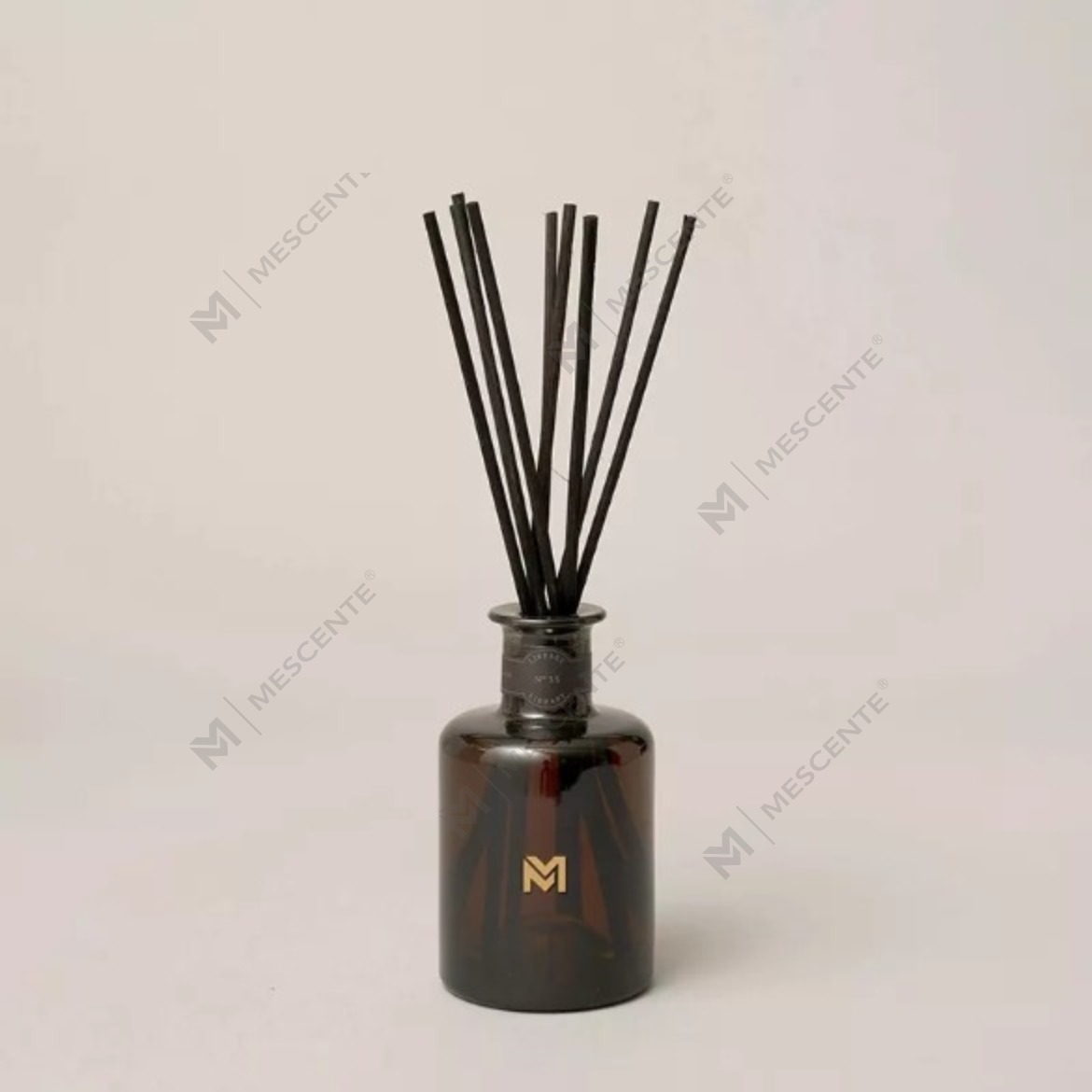 M&Scent ขายส่งน้ำหอมขวดดำสุดหรูขนาด 500 มล. เครื่องกระจายกลิ่นหอมกกพร้อมกล่องของขวัญ
